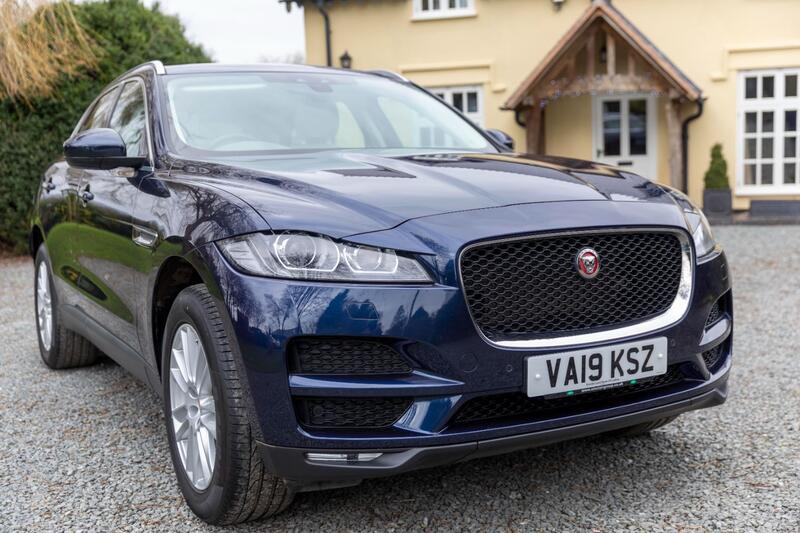 JAGUAR F-PACE 2.0 D180 Portfolio