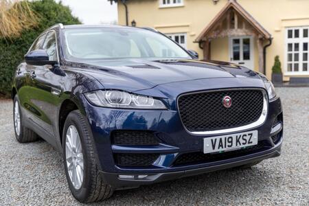 JAGUAR F-PACE 2.0 D180 Portfolio